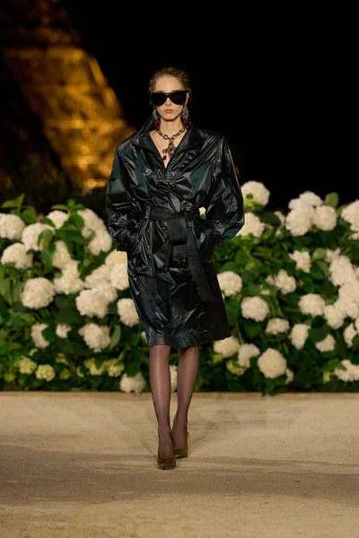 Look 30